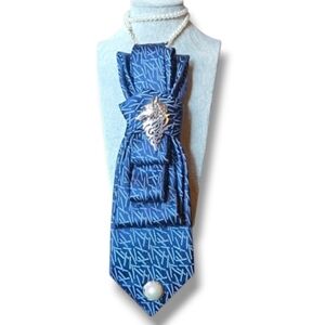 Decorative Lanvin Blue Silver Folded Cravat Wolf Brooch